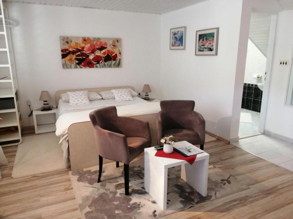 Kuljis Apartment Vis