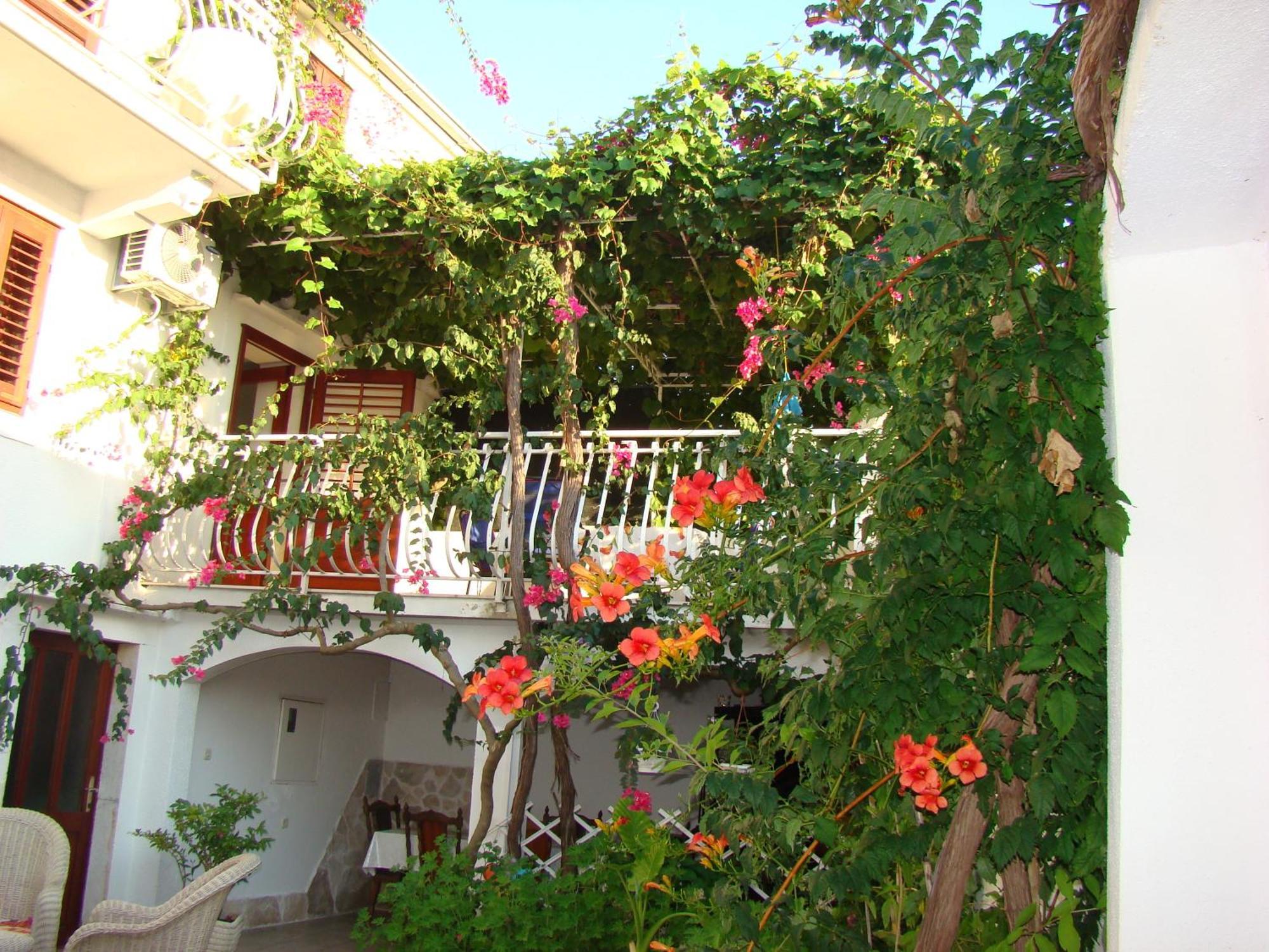 Kuljis Apartment Vis